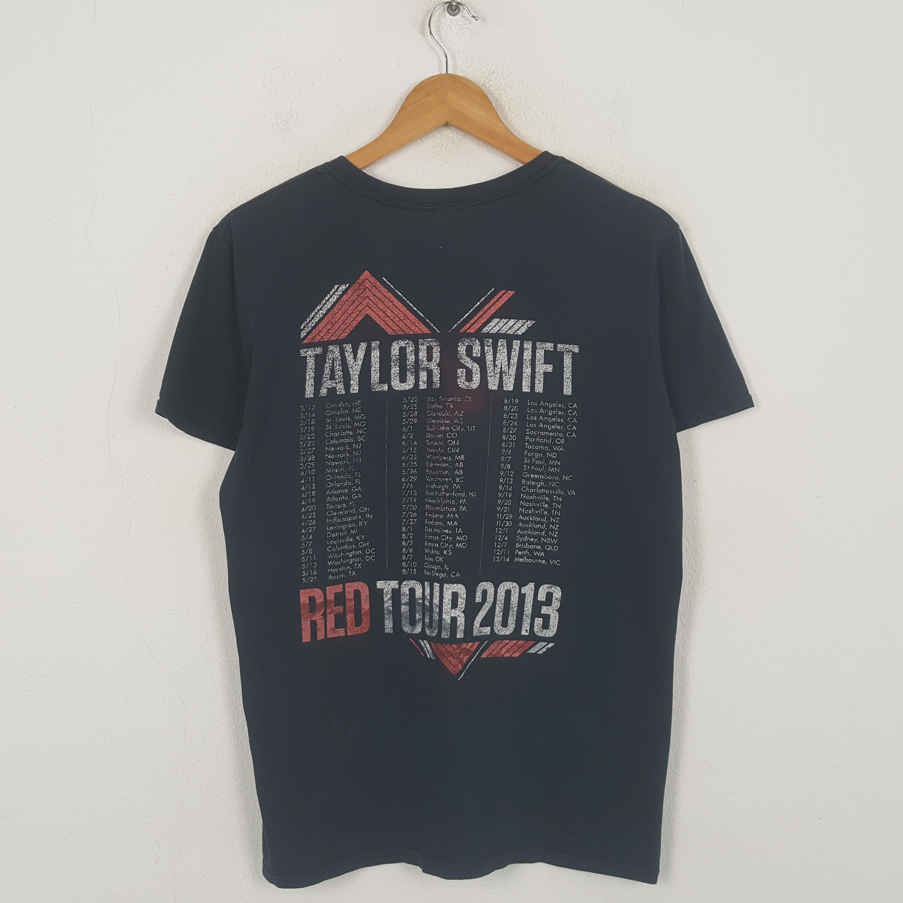 Band Tees Vintage Taylor Swift US Singer Songwriter T-shirt C294N31 Size US M / EU 48-50 / 2 - 3 Thumbnail