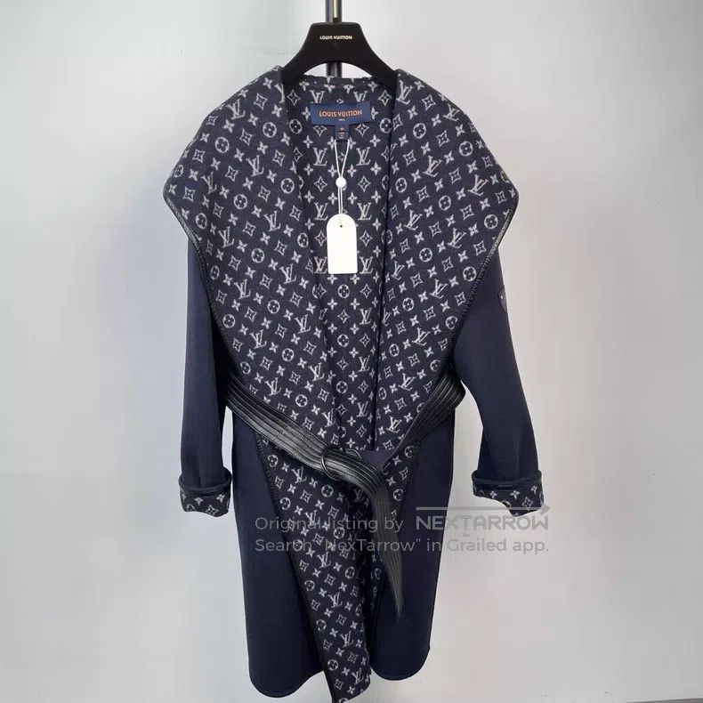 Louis Vuitton Louis Vuitton Dark blue presbyopic full-print bathrobe coa Size S / US 4 / IT 40 - 1 Thumbnail