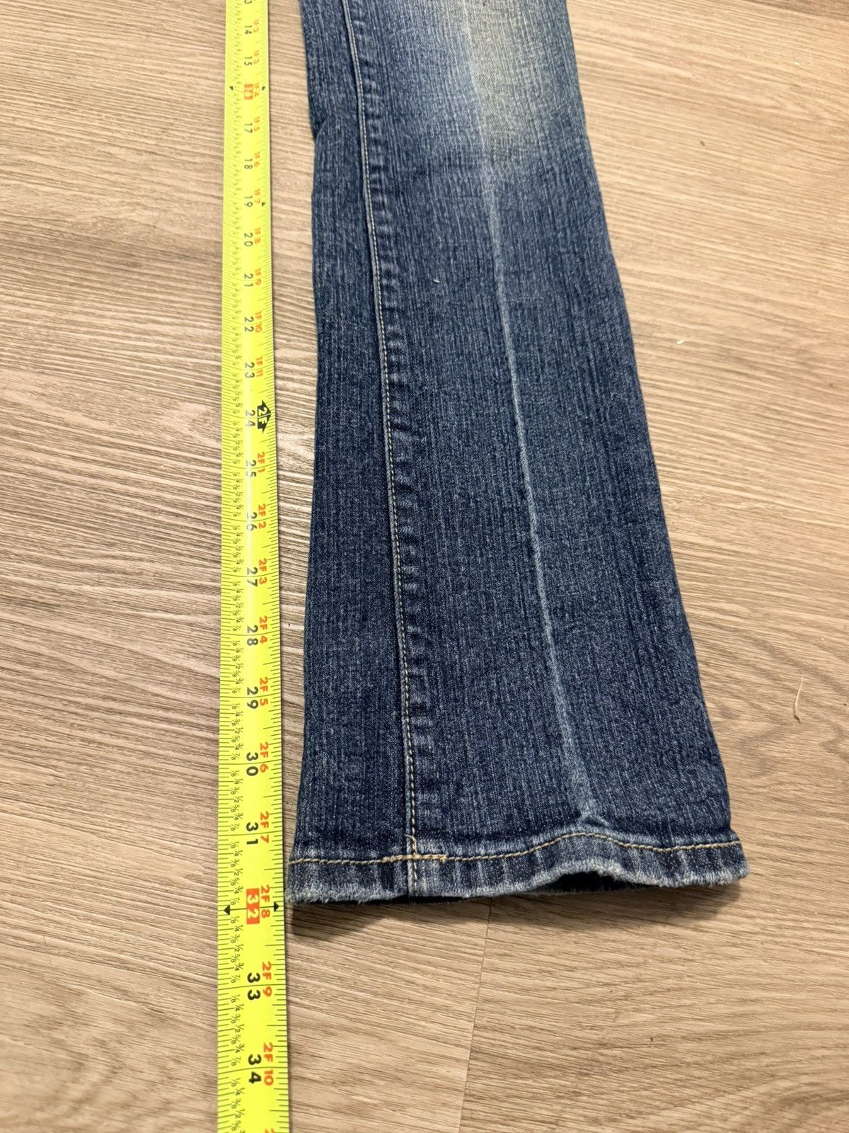Guess Y2K dark-washed low-rise bootcut Guess denim Size 27" / US 4 / IT 40 - 8 Thumbnail