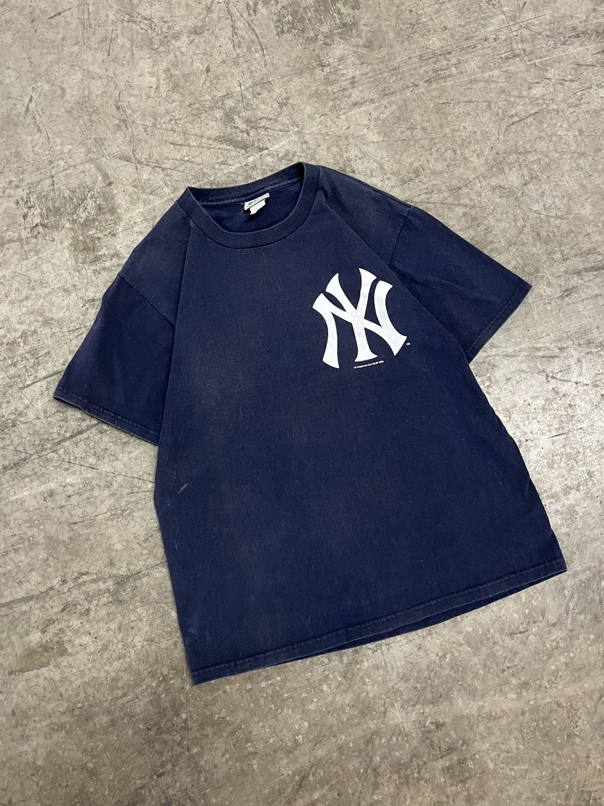 Vintage NY Yankees vintage 90s tee shirt Lee sport hype rare mlb Size US M / EU 48-50 / 2 - 4 Thumbnail
