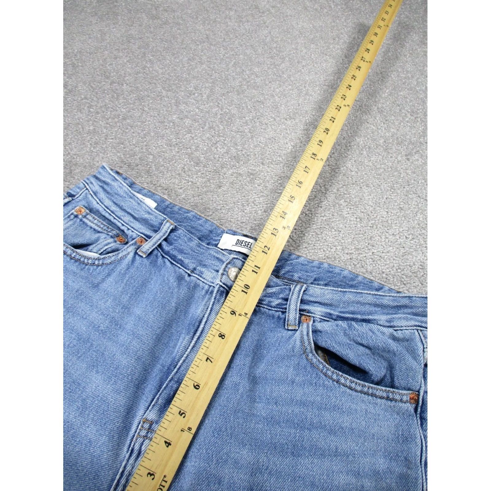 Diesel Diesel Mom Jeans Womens 14 Light Blue Denim High Rise Jeans Women's 14 Blue High Rise Mom Jeans Mens not applicable Size 36" / US 14 / IT 50 - 6 Thumbnail