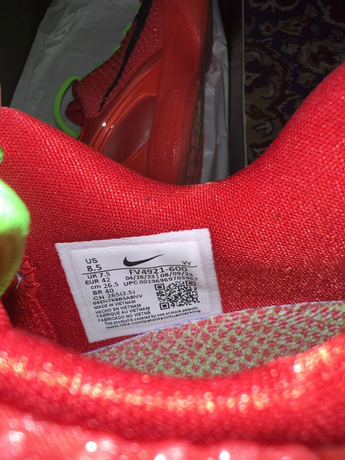 Nike Kobe 6 Protro “ reverse grinches” Size US 8.5 / EU 41-42 - 7 Thumbnail