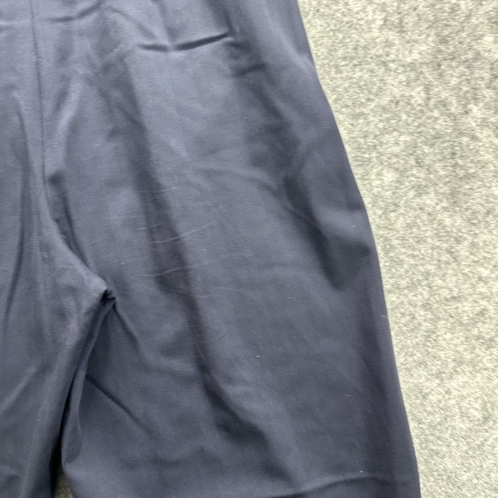 Giorgio Armani Giorgio Armani Le Collezioni Pants Womens 10 Navy Wool Pleated Tapered Zip Lined Pockets Workwear Made in Italy Size 32" / US 10 / IT 46 - 7 Thumbnail