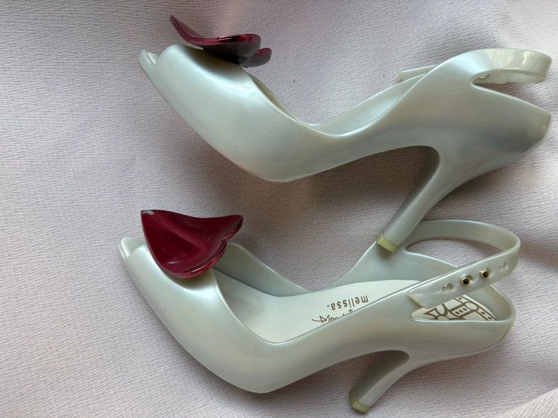Vivienne Westwood Vivienne Westwood White and red love shoes with fragrance. Size US 7.5 / IT 37.5 - 6 Thumbnail