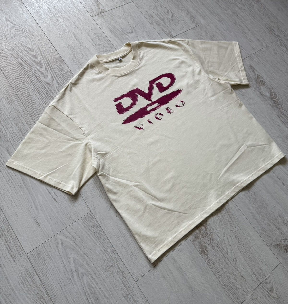 Other DVD Video Logo Boxy Vintage Custom Creme Magenta T-Shirt M Size US M / EU 48-50 / 2 - 3 Thumbnail