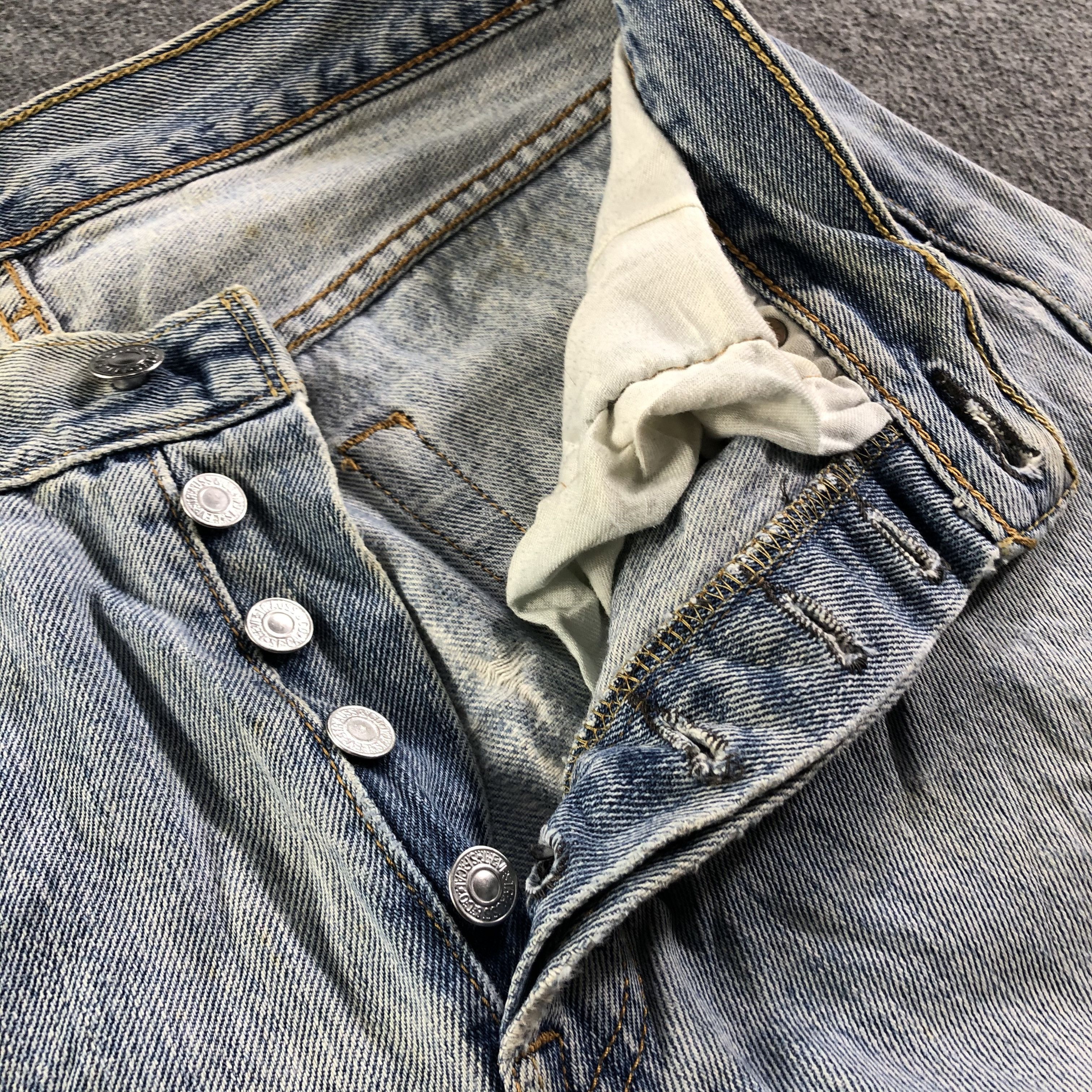 Levi's Vintage Light Wash Levis 501 Jeans-J3340 Size US 31 - 11 Thumbnail