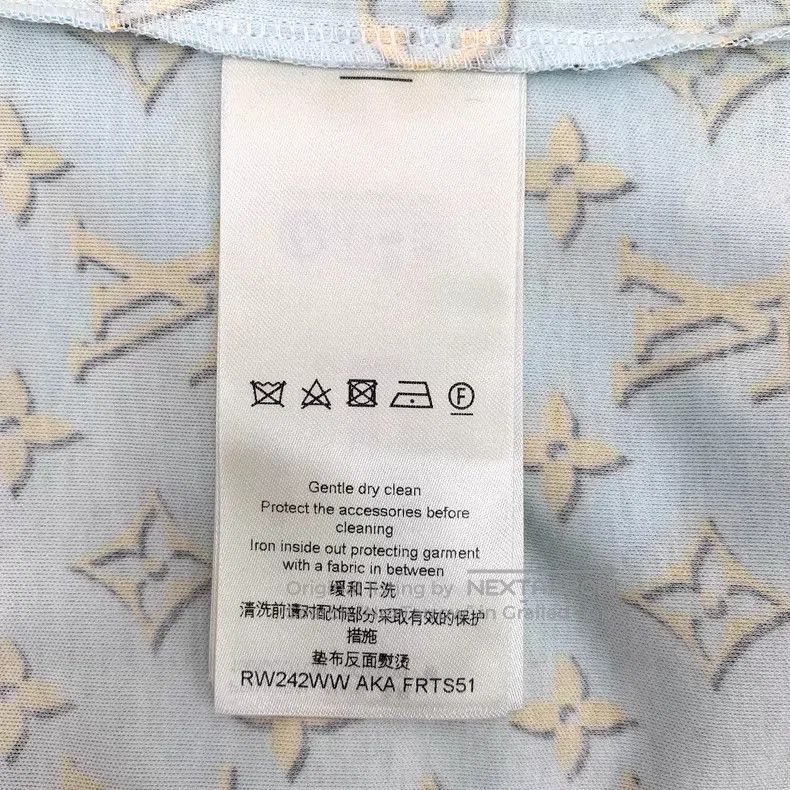 Louis Vuitton Louis Vuitton 24 blue logo presbyopic cotton crewneck shor Size US M / EU 48-50 / 2 - 8 Thumbnail