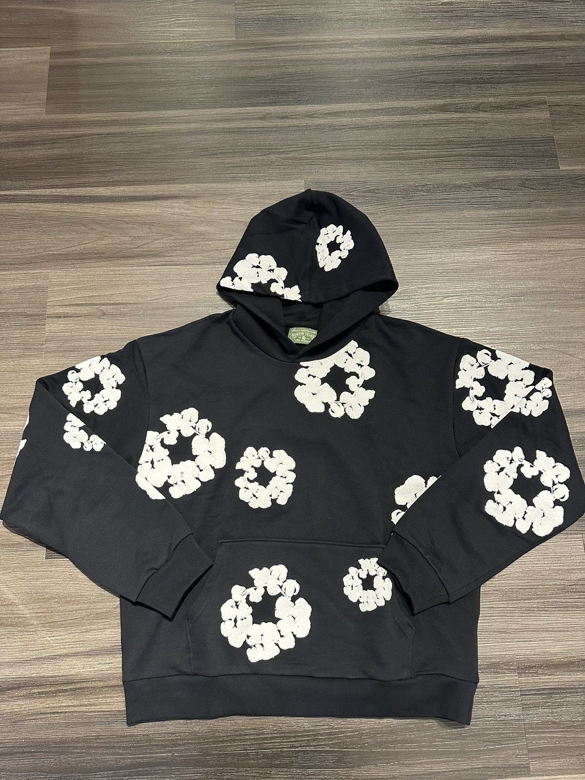 話題のパーカー【Denim Tears】The Cotton Wreath Sweatshirt DENIM TEARS Denim Tears Cotton Wreath Hoodie Black | Grailed