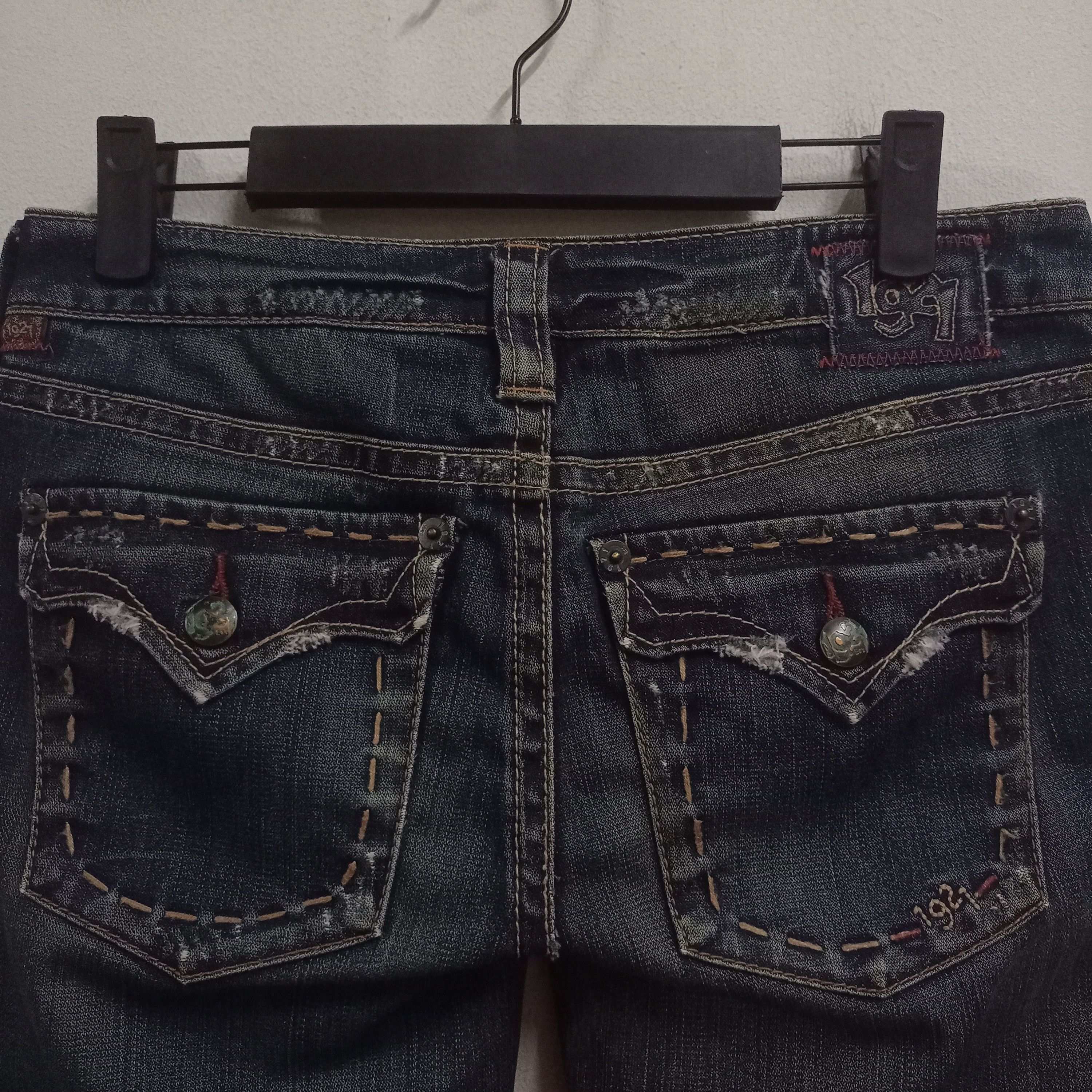 Japanese Brand Vintage Japanese Brand Washed Blue Flare Style Jeans Size 30" / US 8 / IT 44 - 7 Thumbnail