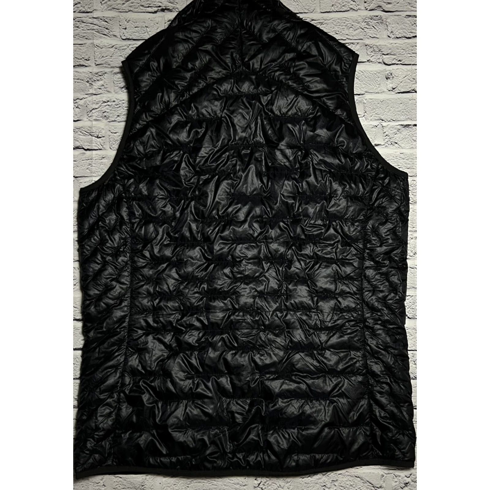 Patagonia VINTAGE? Wait, it's Patagonia Nano Puff Vest - Women's Large 84090 Black Logo Quilted Nylon Outer Shell 21” armpit to armpit 27” length Size L / US 10 / IT 46 - 4 Thumbnail