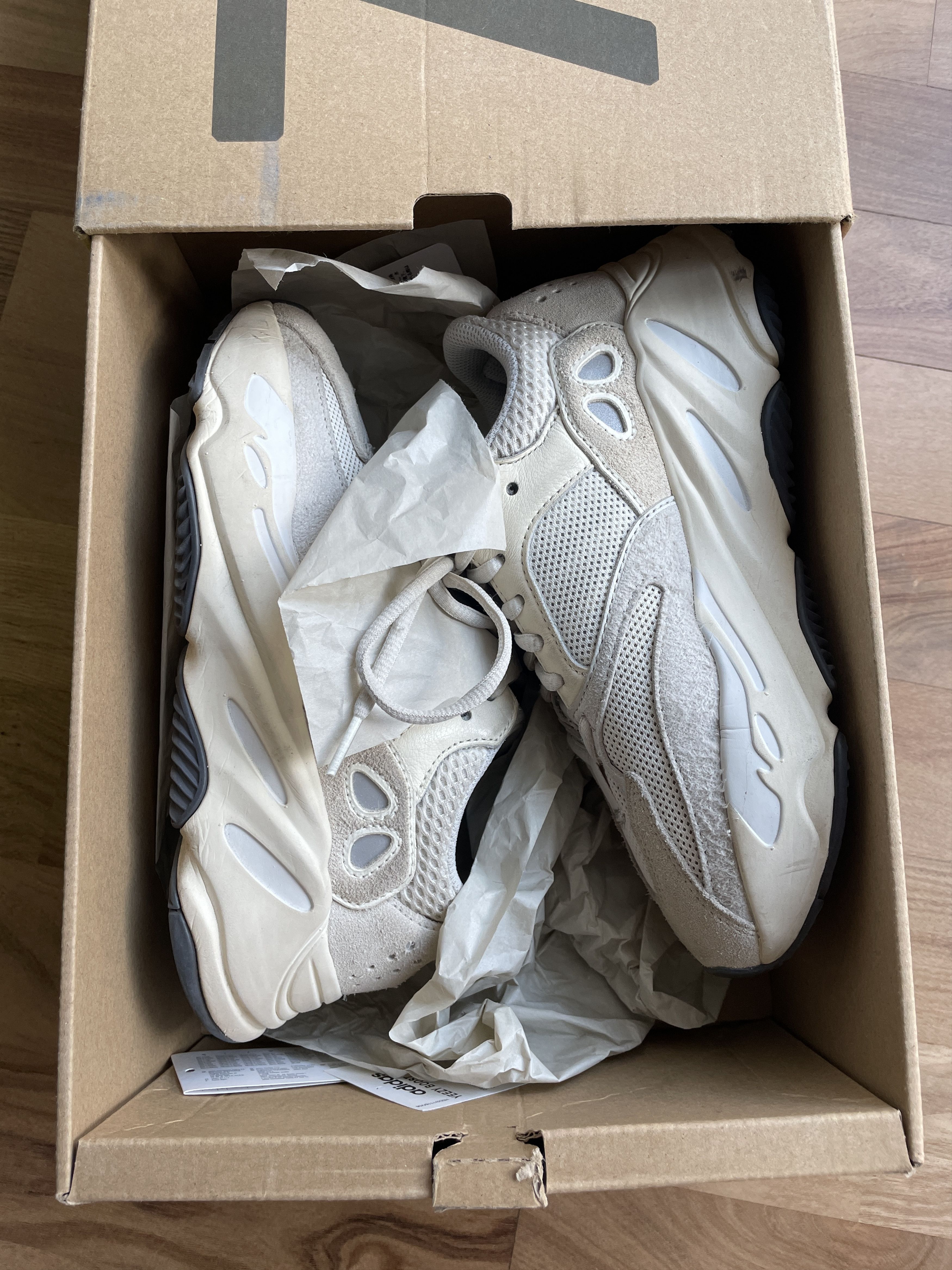 Yeezy Adidas Yeezy Boost 700 Size US 5 / EU 37 - 1 Thumbnail