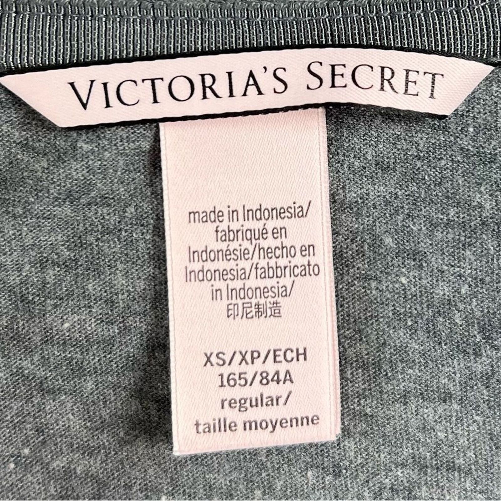 Victoria's Secret Victoria's Secret XS Button Up Pajama Top Grey Long Sleeve Size XS / US 0-2 / IT 36-38 - 2 Thumbnail
