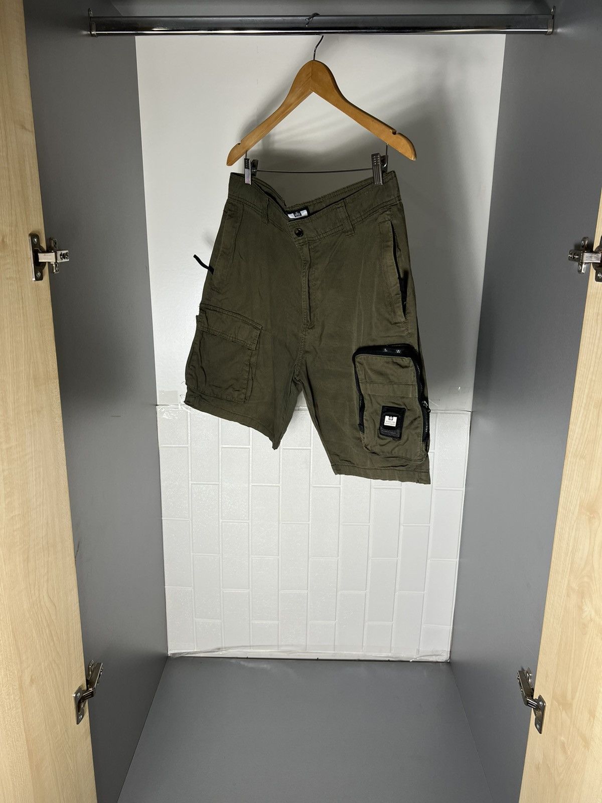 Weekend Offender VINTAGE WEEKEND OFFENDER MULTIPICKET CASUAL SHORTS Y2K 90s Size US 32 / EU 48 - 11 Thumbnail