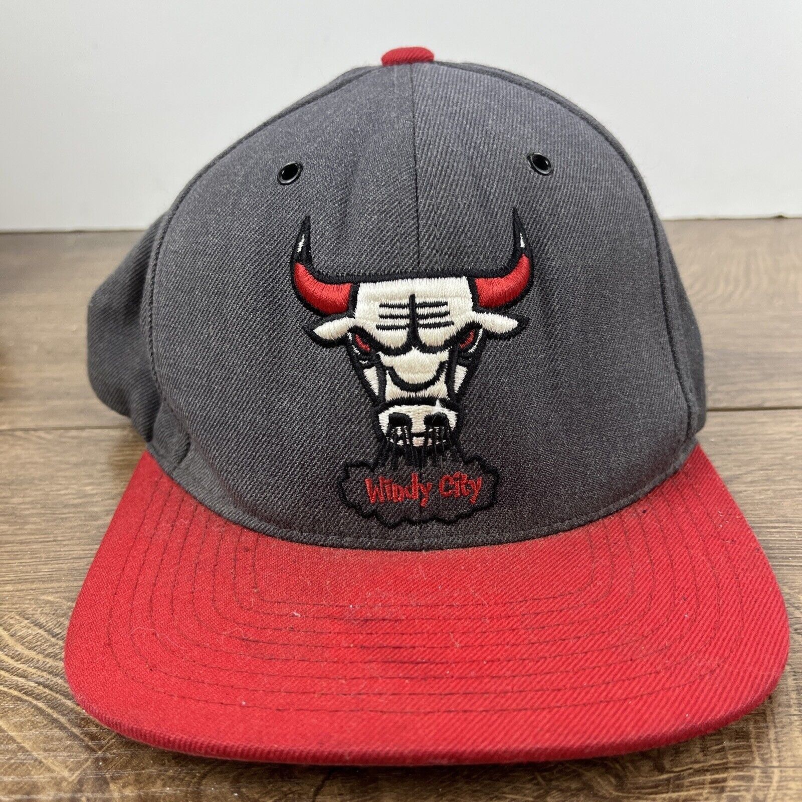 Mitchell & Ness Chicago Bulls Snapback Hat Mitchell & Ness Gray Adjustable H Size ONE SIZE - 5 Thumbnail