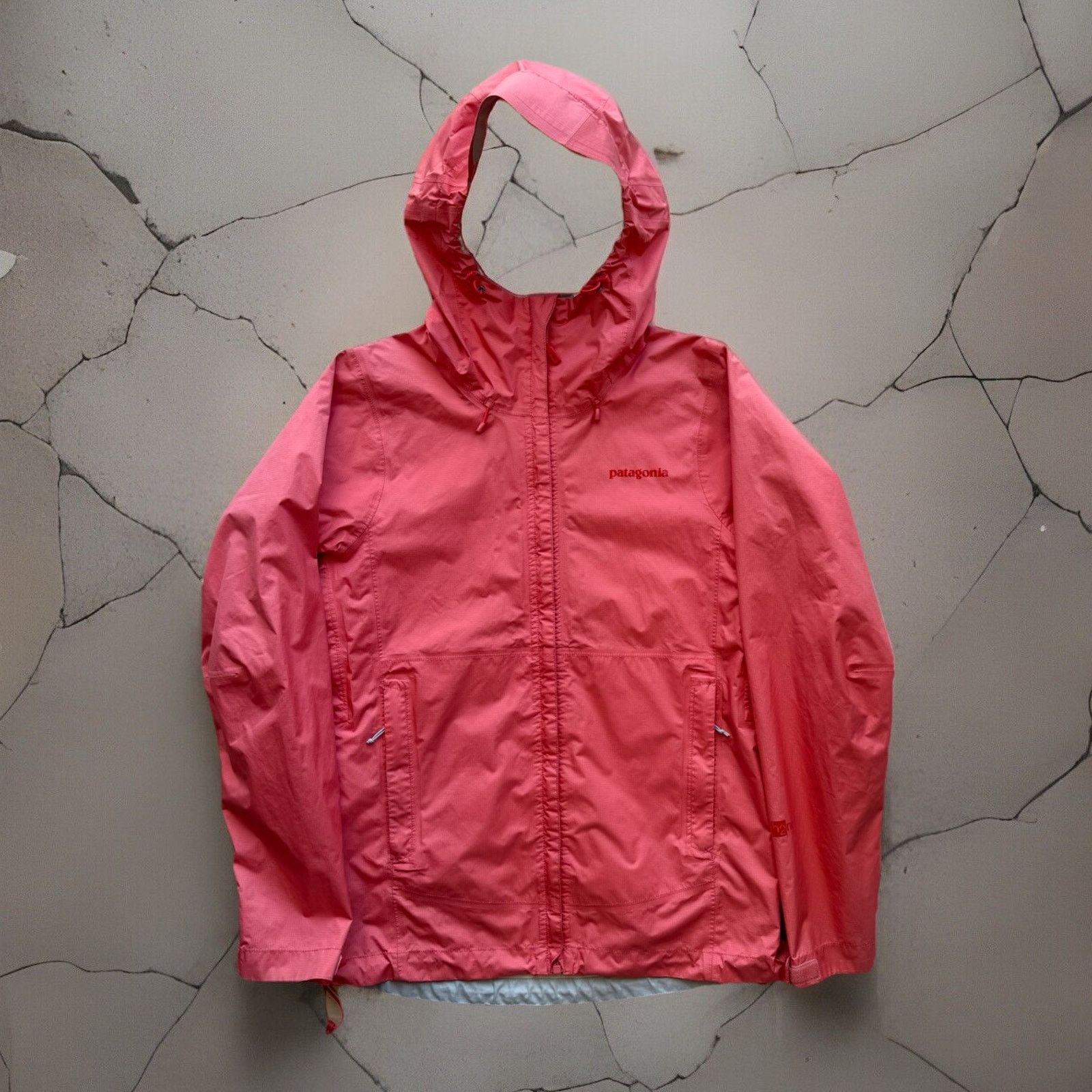 Patagonia Patagonia Torrentshell Jacket Women's M Peach Lightweight Size M / US 6-8 / IT 42-44 - 1 Thumbnail