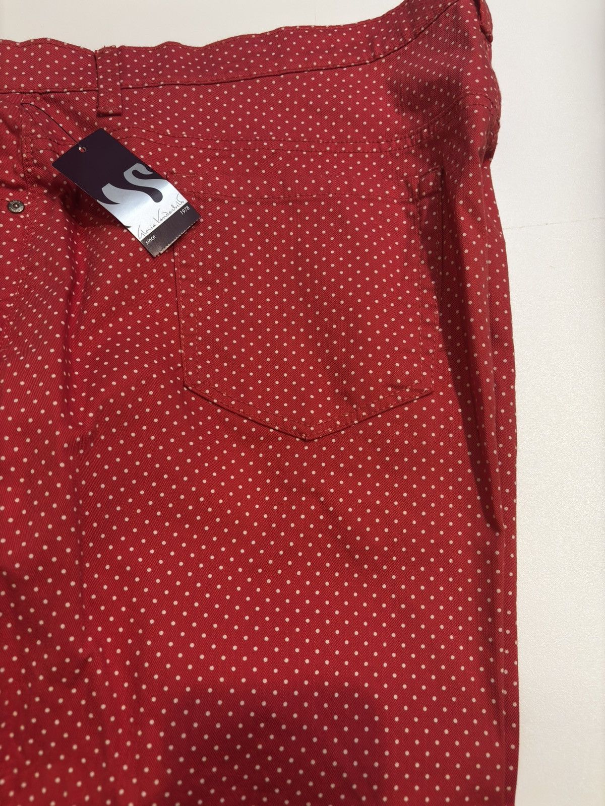 Gloria Vanderbilt Fruit punch polka dot Capri Pants.wp5656 Size 42" / US 20 - 7 Thumbnail