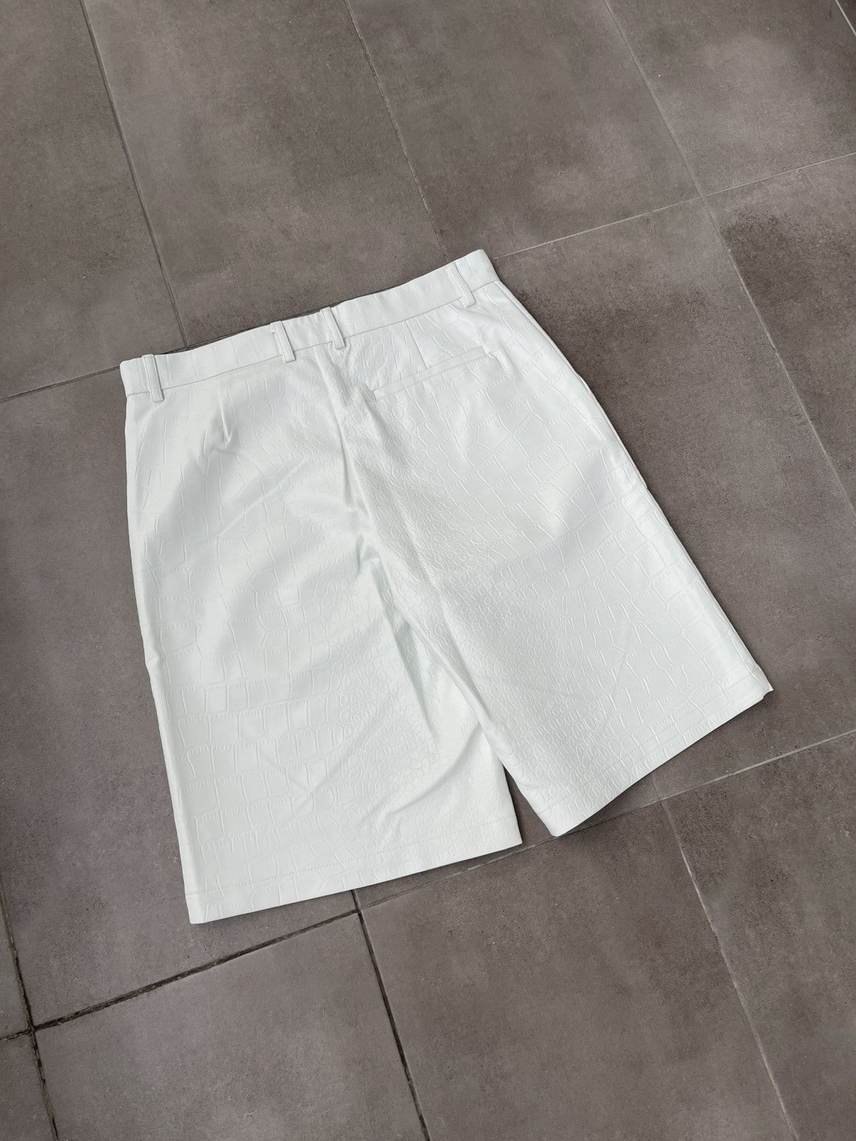 Han Kjobenhavn SS21 !DS! Han Kjobenhavn White Croc Suit Wide Leg Shorts Size US 32 / EU 48 - 18 Thumbnail