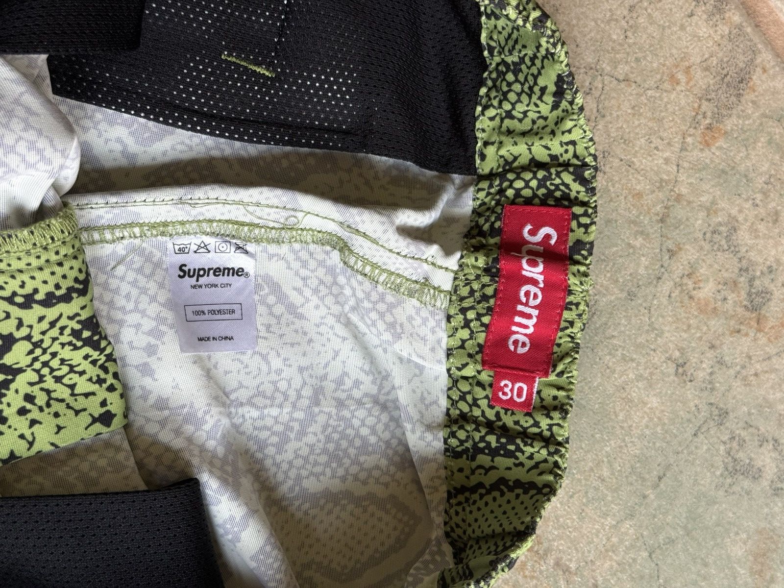 Supreme Supreme snakeskin shorts Size US 30 / EU 46 - 2 Thumbnail