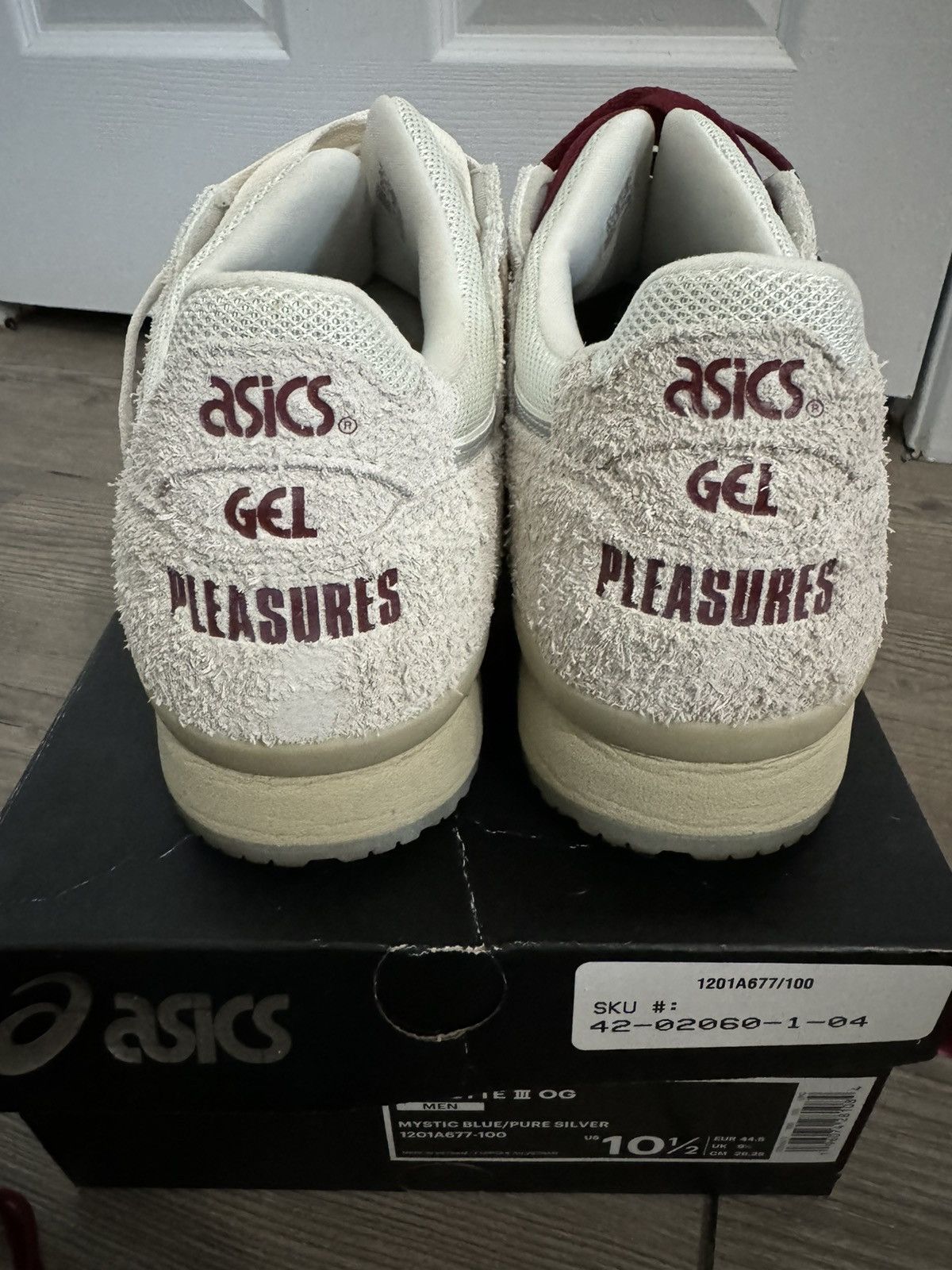 Asics × Pleasures Asics X Pleasures Gel Lyte 3 Size US 10.5 / EU 43-44 - 4 Thumbnail