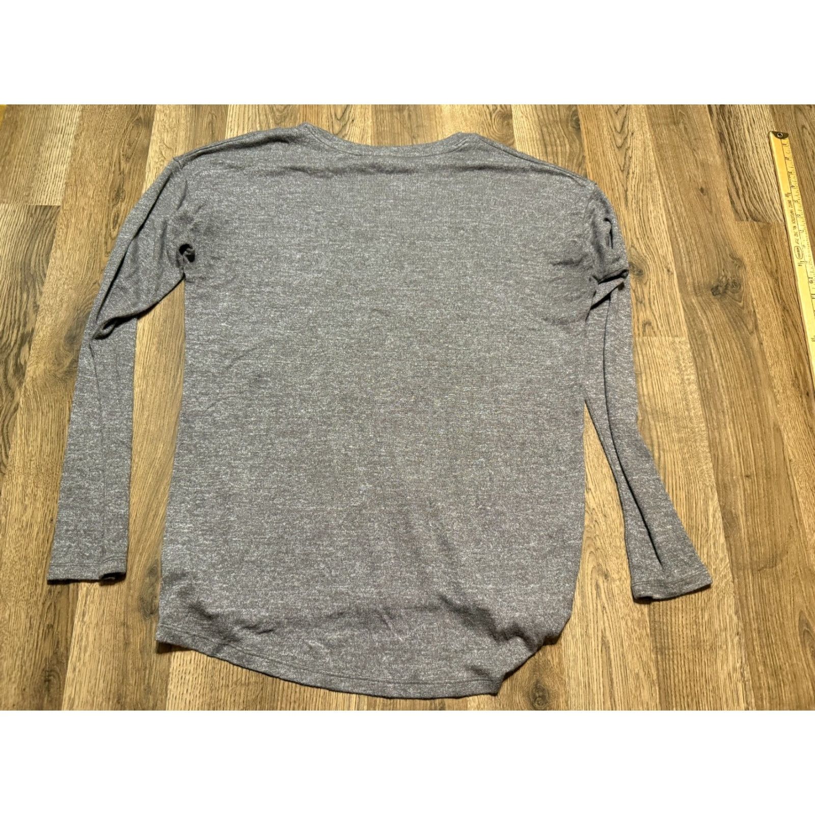 Gap GAP Shirt Women's Medium Gray V-Neck Long Sleeve Shirt Size M / US 6-8 / IT 42-44 - 2 Thumbnail