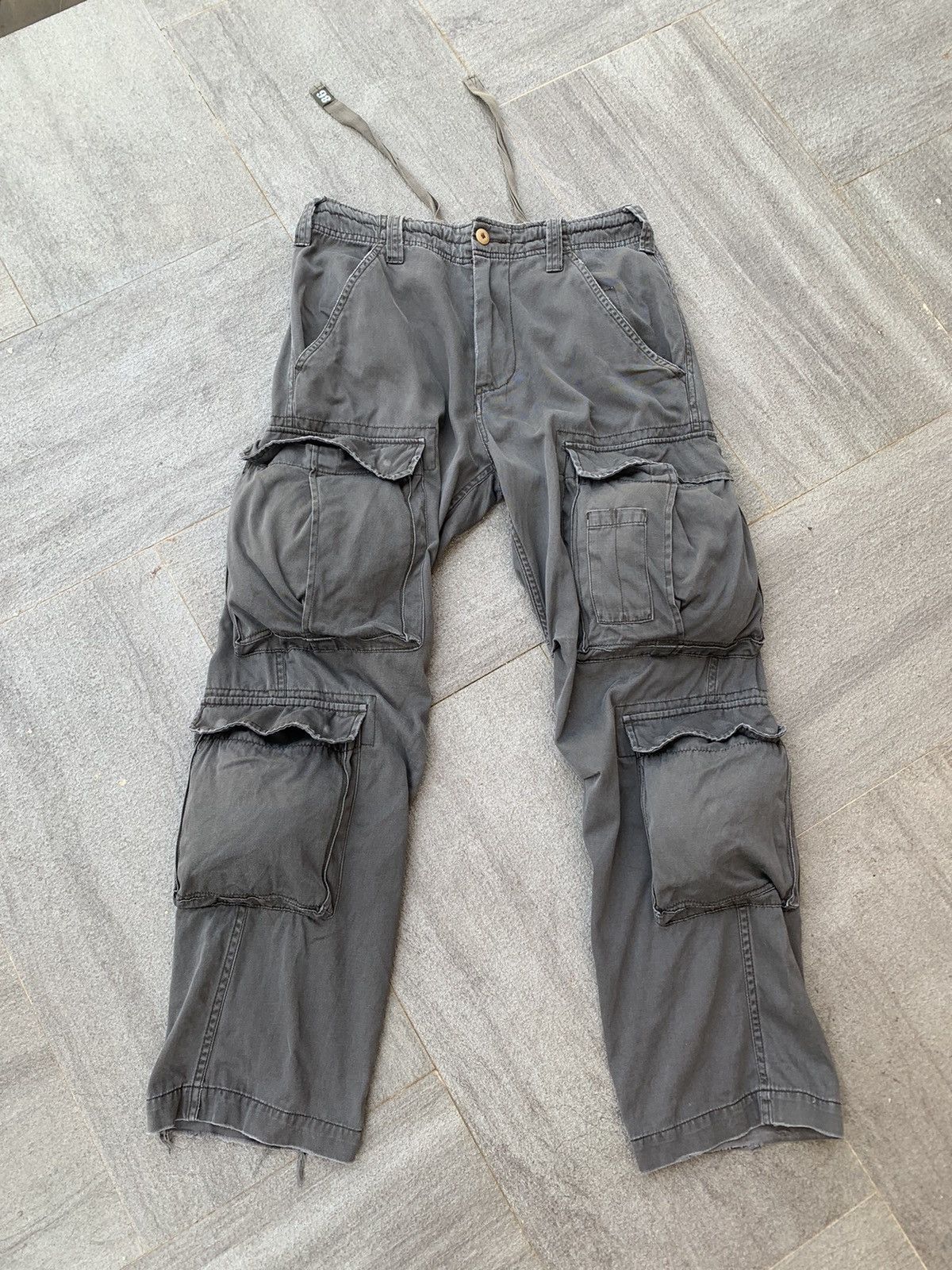 image of Archival Clothing x Vintage Rcc Distressed Multipocket Cargopants in Dark Grey, Men's (Size 31)
