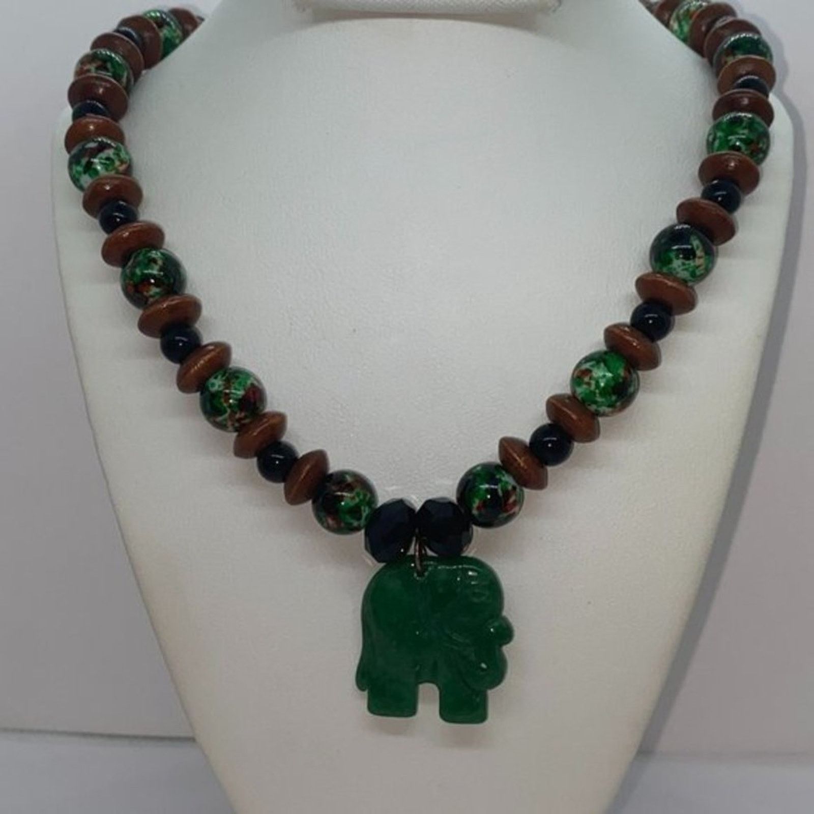 Handmade Handmade Beaded Black Brown Green Elephant Necklace Size ONE SIZE - 1 Thumbnail