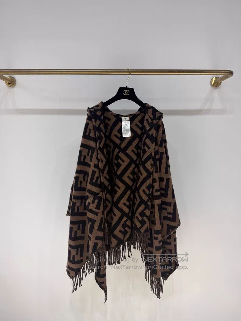 Fendi Fendi Brown cashmere cloak Size M / US 6-8 / IT 42-44 - 1 Thumbnail
