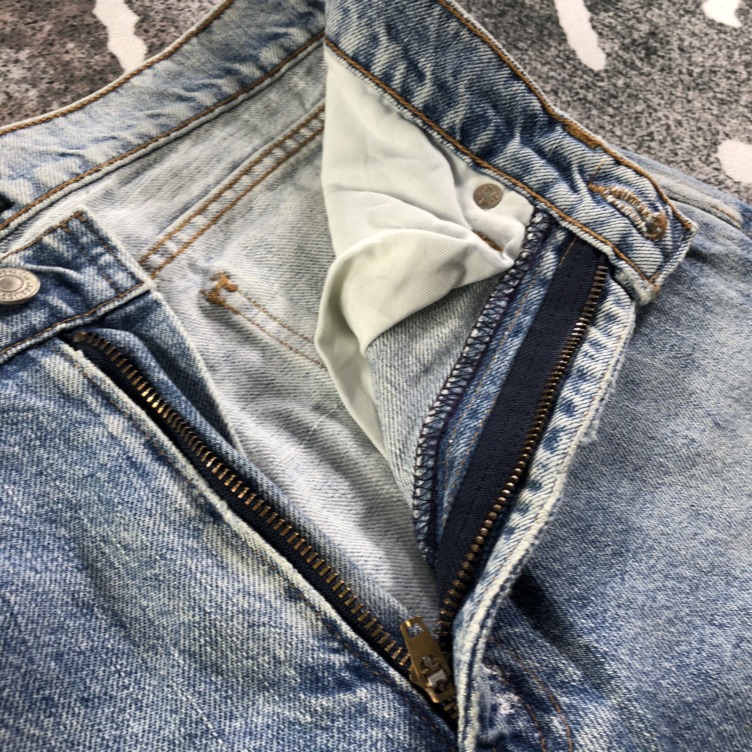 Levi's 90s Vintage Levis 635 Jeans Medium Wash Denim KJ2347 Size US 29 - 7 Thumbnail