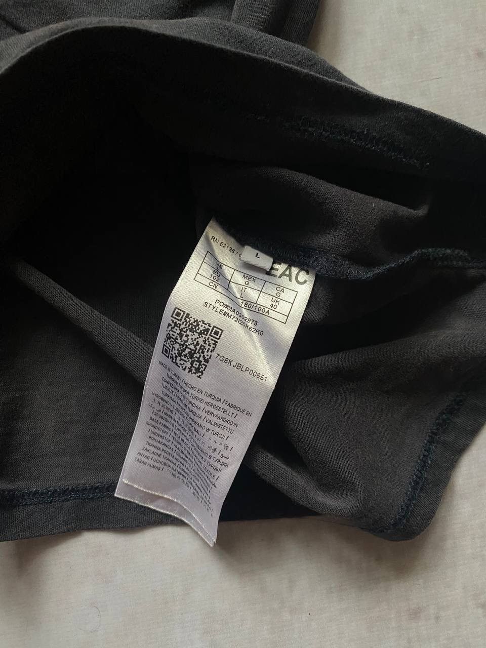 Guess Vintage Guess Y2K 81 Logo T Shirt Size US L / EU 52-54 / 3 - 3 Thumbnail