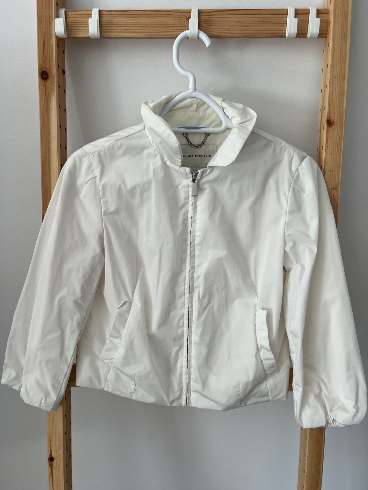 Banana Republic Banana Republic Petite Short Zip Jacket White ( XS ) Size XS / US 0-2 / IT 36-38 - 1 Thumbnail