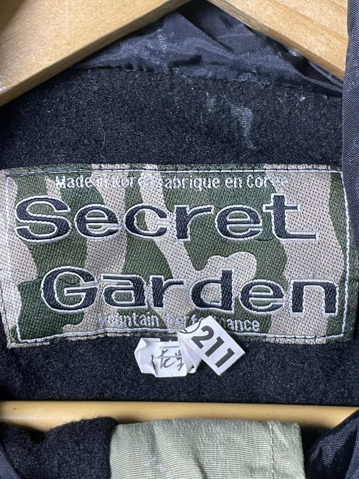 Japanese Brand Secret Garden Colourblock Mountain Windbreaker (62) Size US M / EU 48-50 / 2 - 7 Thumbnail