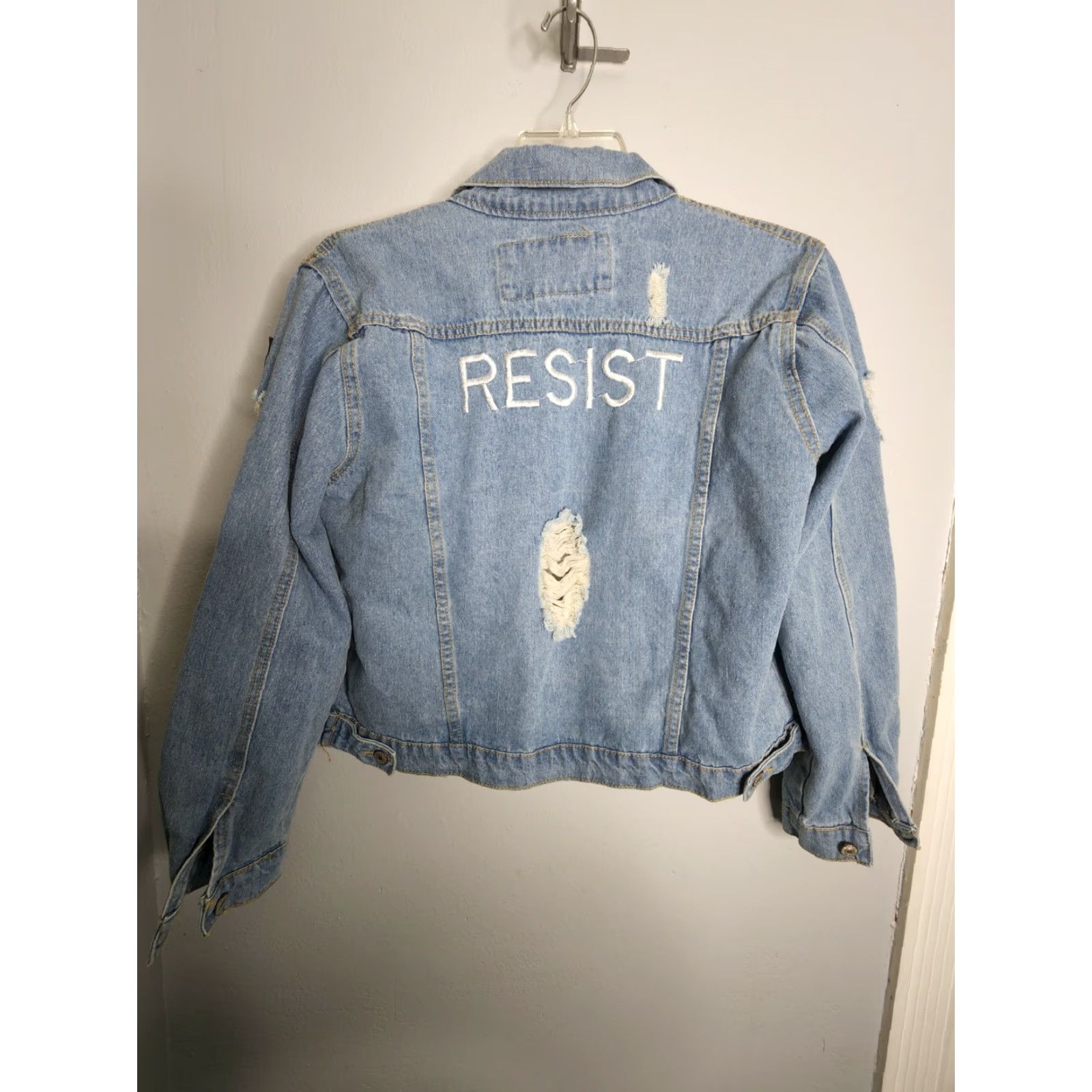 Denime Handmaids Tale & Hulu Promo "Resist" Denim Jacket Size L Distressed Embroidered Size L / US 10 / IT 46 - 2 Thumbnail