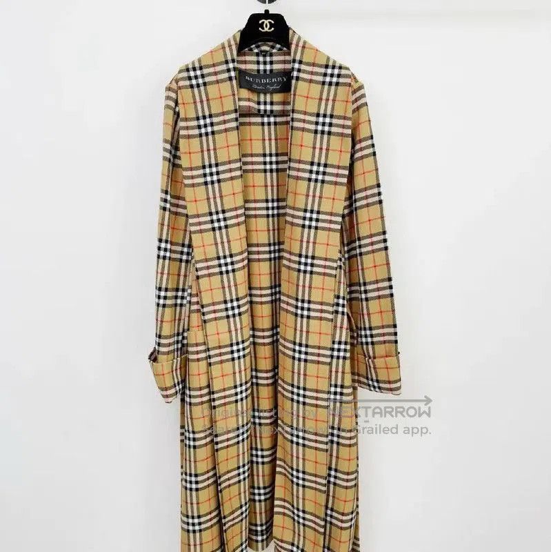 Burberry Burberry Yellow Women's Trench Coat. Size XS / US 0-2 / IT 36-38 - 2 Thumbnail