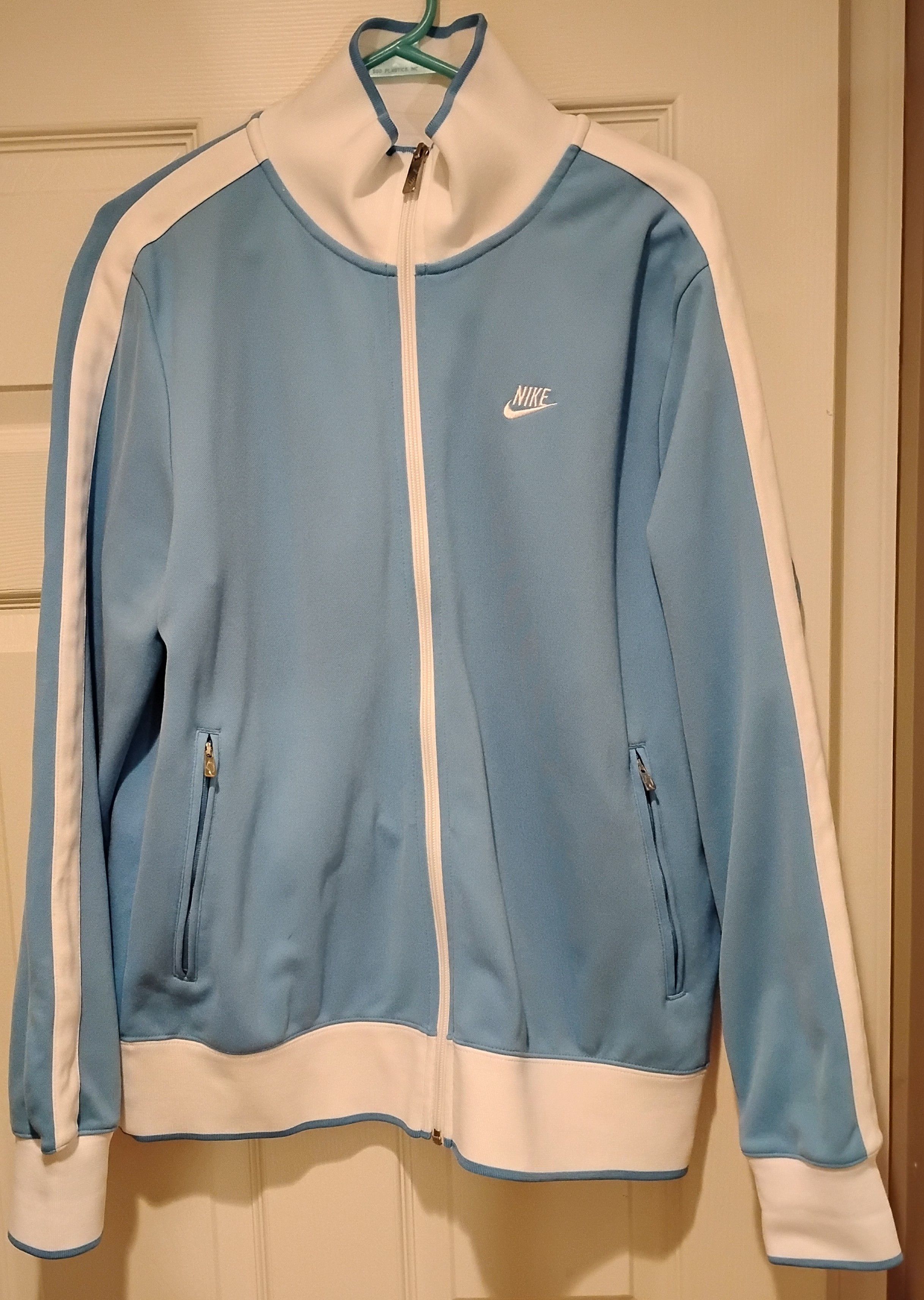 Nike Vintage Nike UNC Blue / White Full Zip Large Track Jacket Size US L / EU 52-54 / 3 - 7 Thumbnail