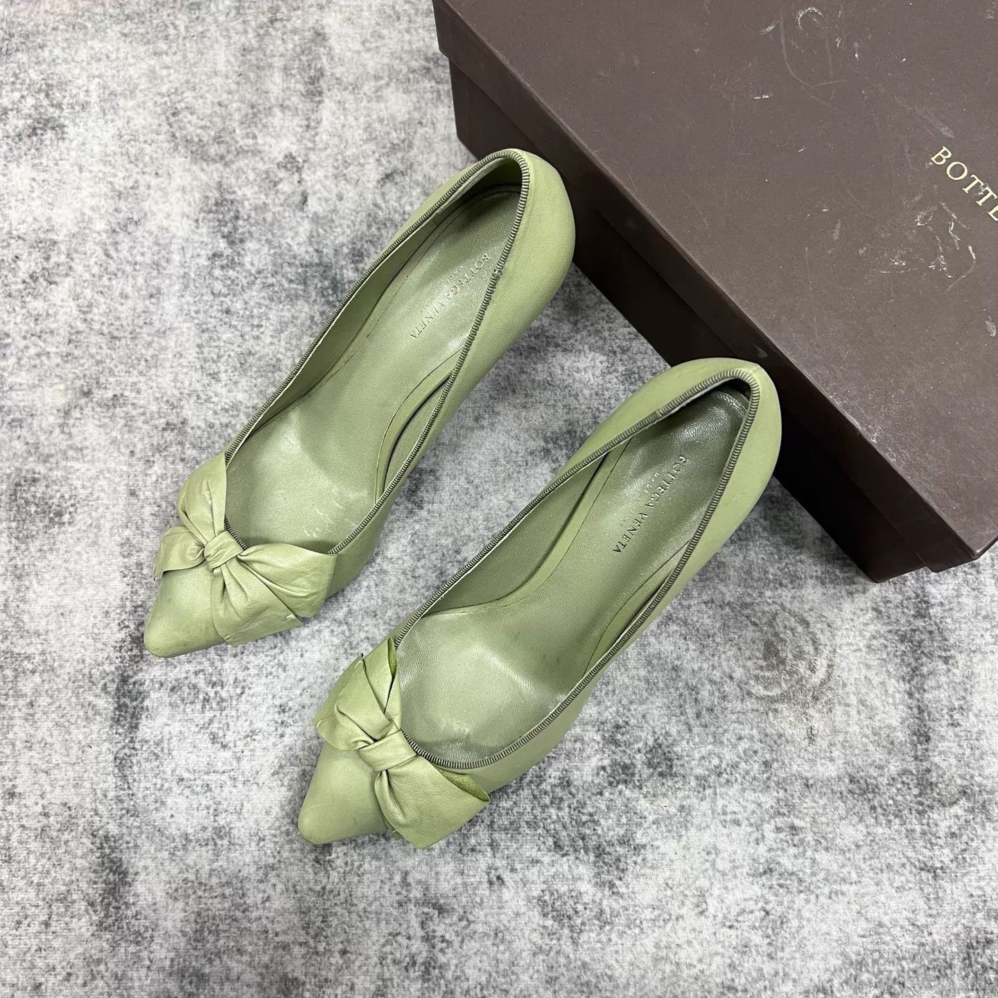 Bottega Veneta BV 99new green lambskin wineglassheel highheels 37.5 Size US 7 / IT 37 - 1 Thumbnail