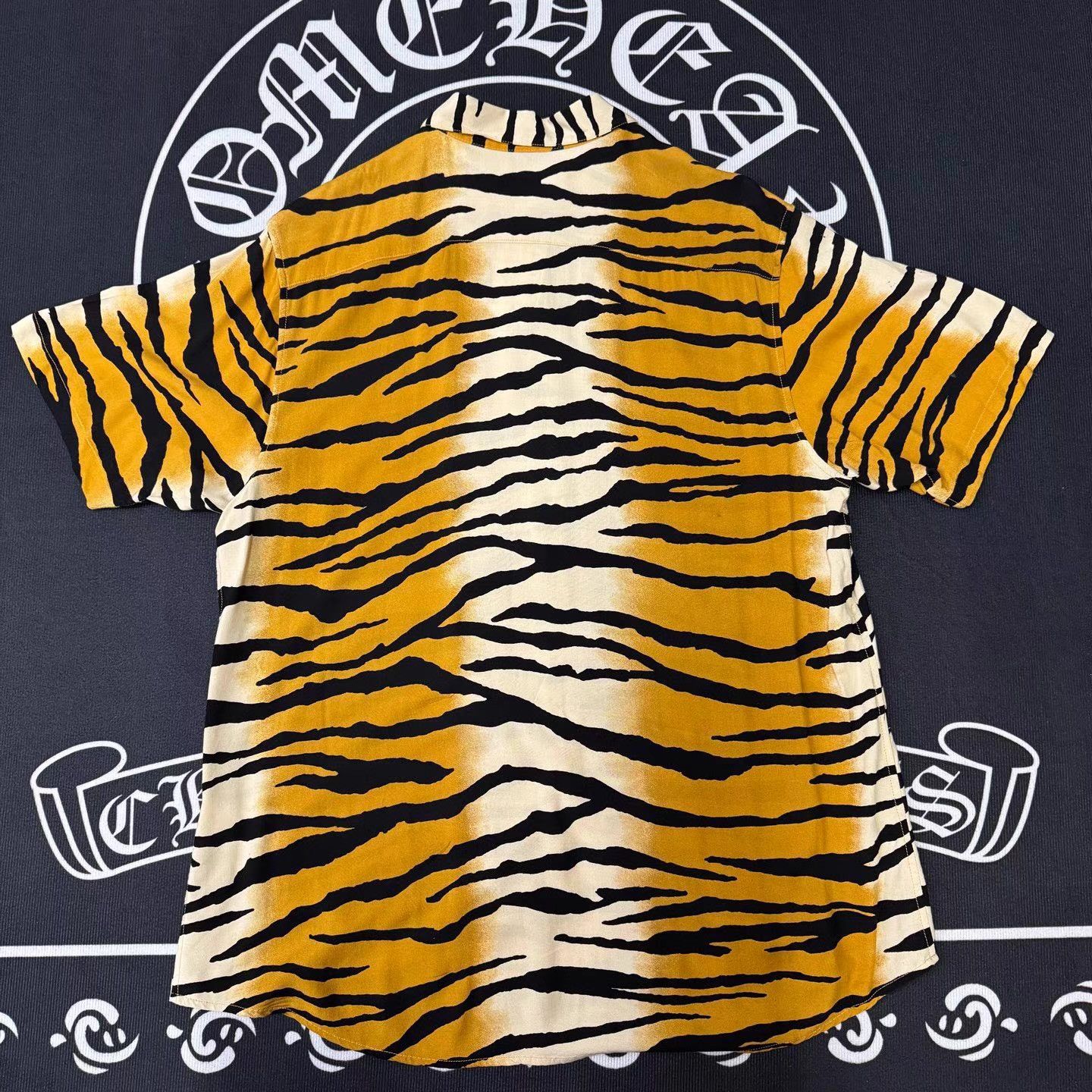 Supreme Supreme Tiger Print Short Sleeve Shirt Q10 Size US L / EU 52-54 / 3 - 2 Thumbnail