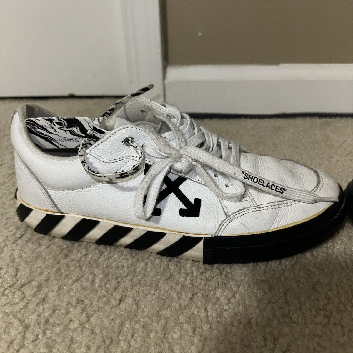 Off-White Off-White Vulcanized Low Black and White Sneakers Size US 10 / EU 43 - 4 Thumbnail