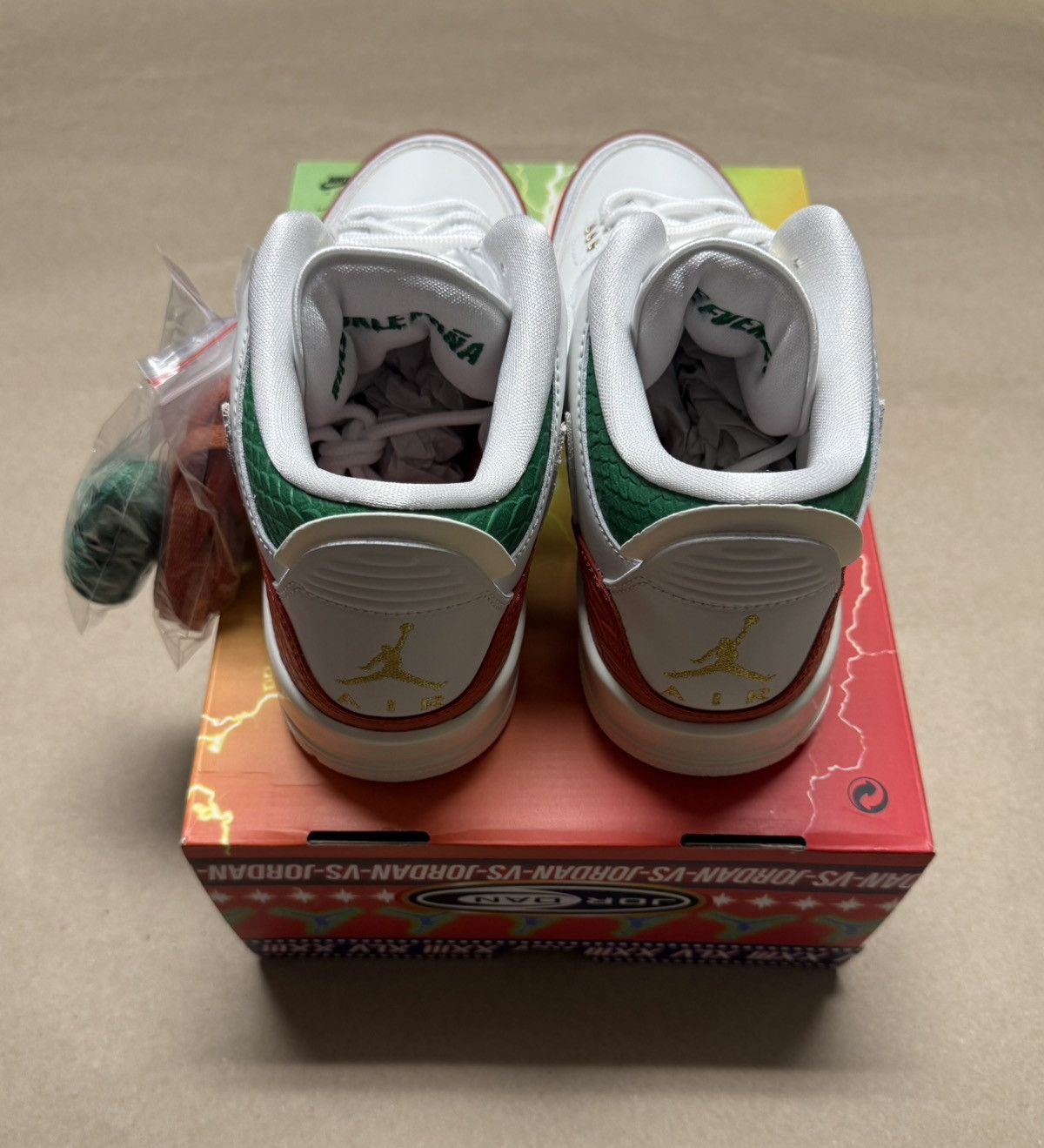 Jordan Brand Nike Air Jordan 3 Retro Mexico El Vuelo men’s size 7.5 NEW! Size US 7.5 / EU 40-41 - 4 Thumbnail