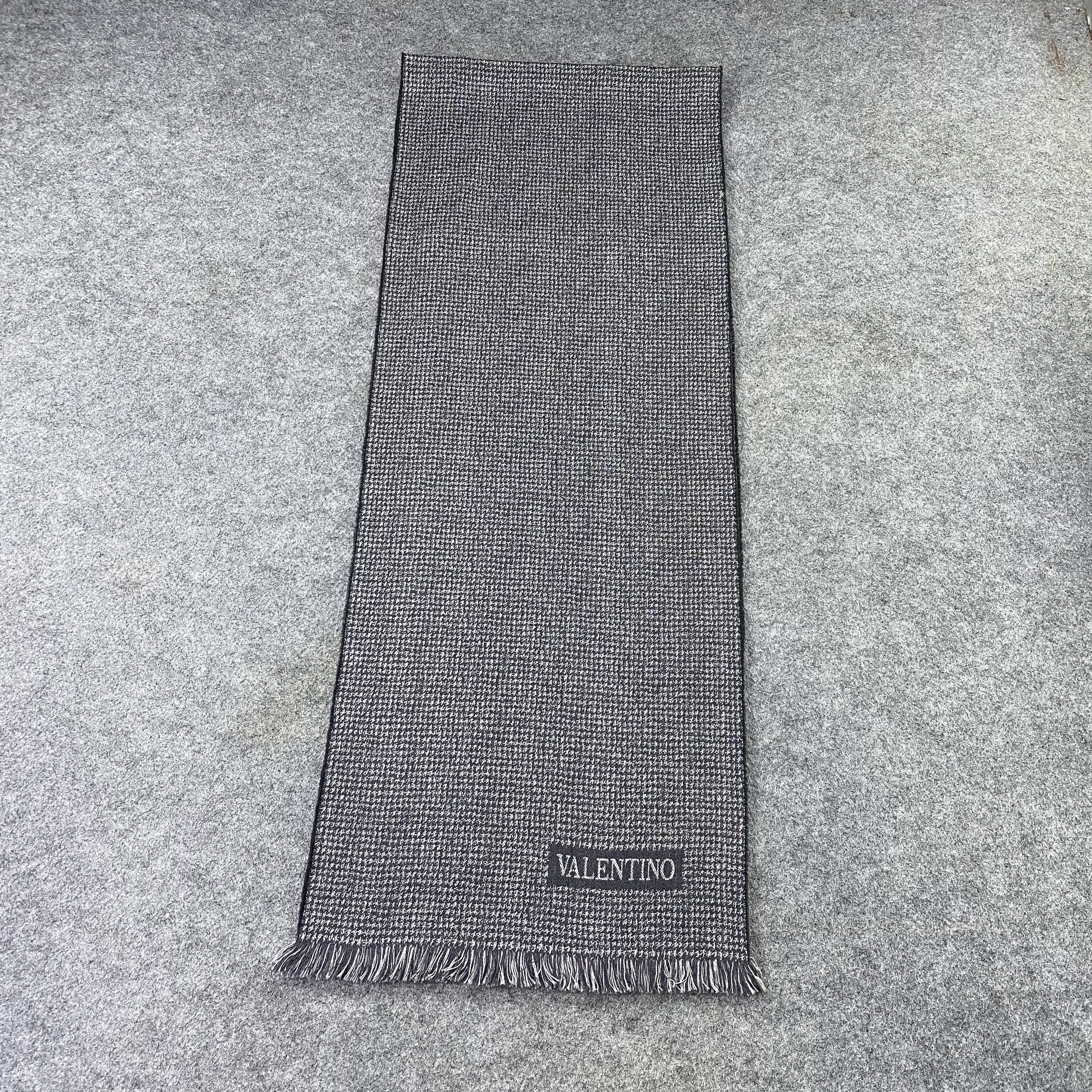 Valentino Valentino Wool Scarf / Muffler / Neckwear T1318 Size ONE SIZE - 2 Thumbnail