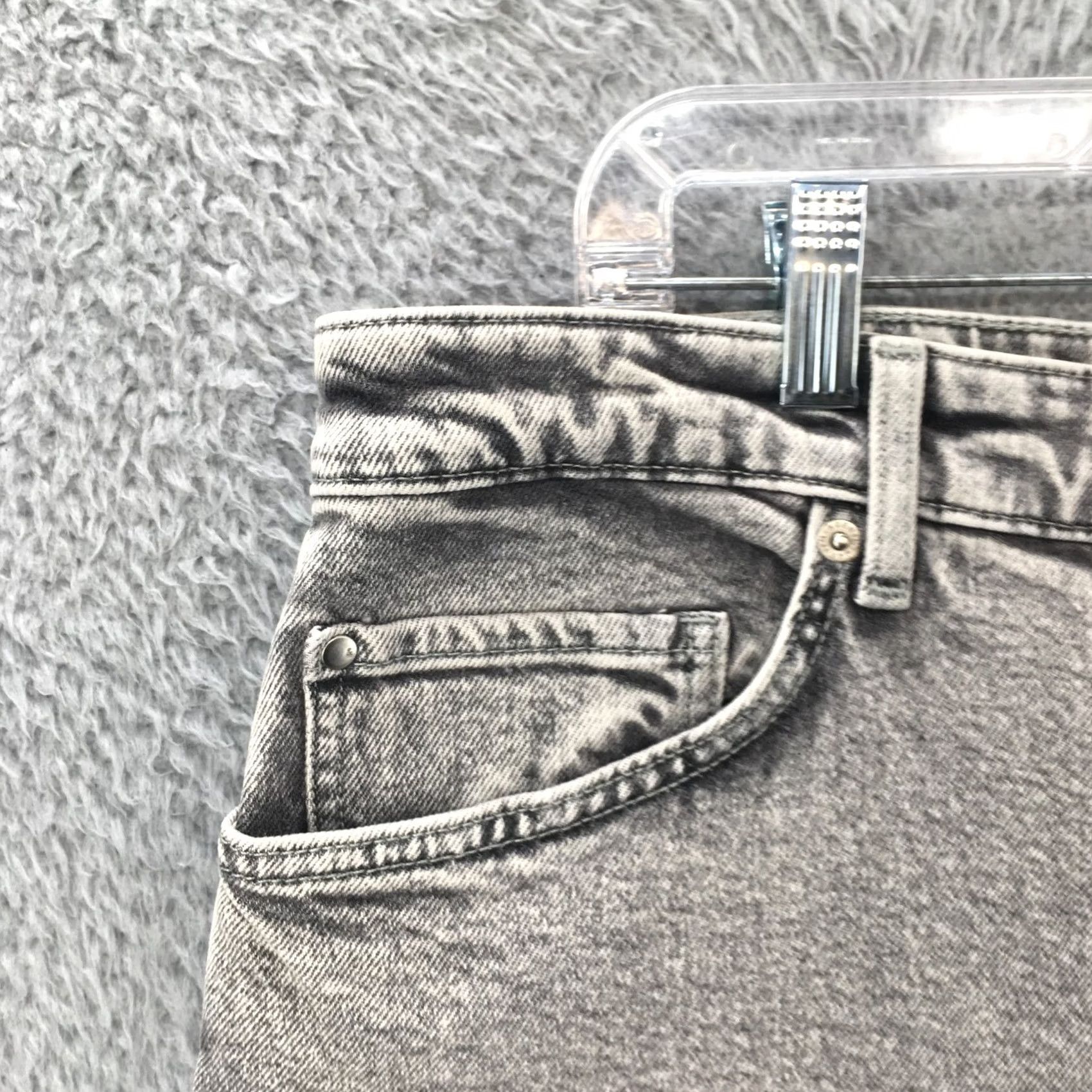 H&M H&M Jeans Cropped Womens 18 Gray Denim High Rise Zip Fly 5 Pockets Button Casual Size 40" / US 18 - 3 Thumbnail