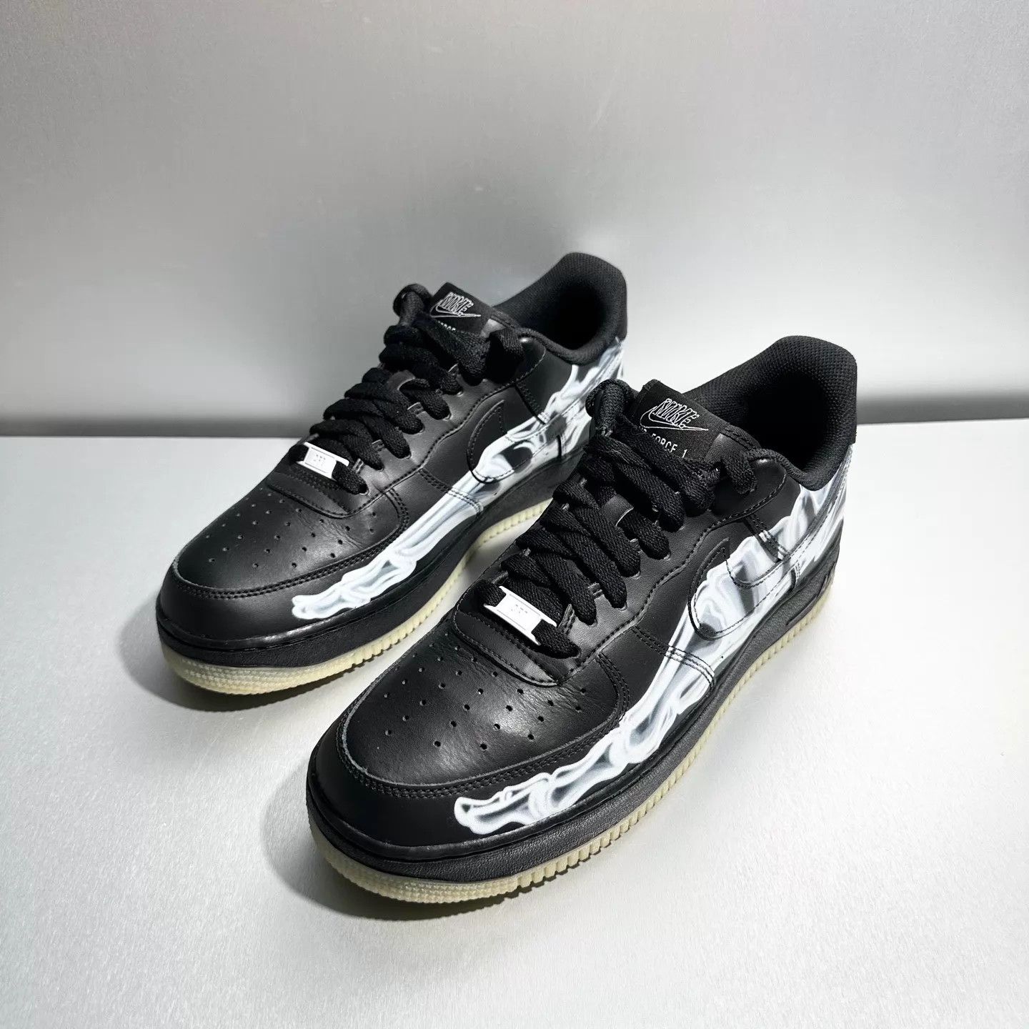 Nike AF1 Black Halloween Size 44 1x Worn Mint Size US 11 / EU 44 - 1 Thumbnail