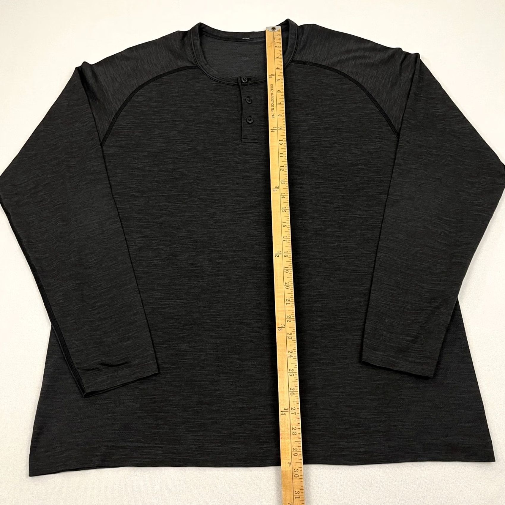 Lululemon Lululemon Metal Vent Tech Shirt Men 2XL Gray Active Long Sleeve Henley Smart Athletic Performance Vent Tech Shirt Mens 2Xl Gray Size US XXL / EU 58 / 5 - 4 Thumbnail