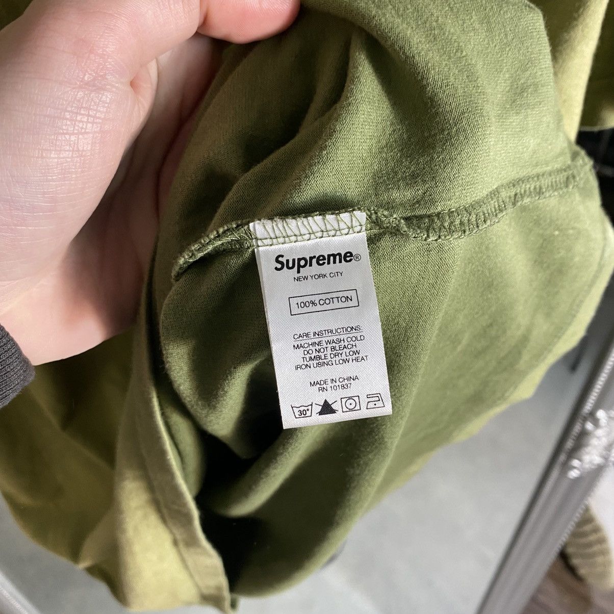 Supreme Rare T-Shirt Supreme Logo Size US L / EU 52-54 / 3 - 5 Thumbnail