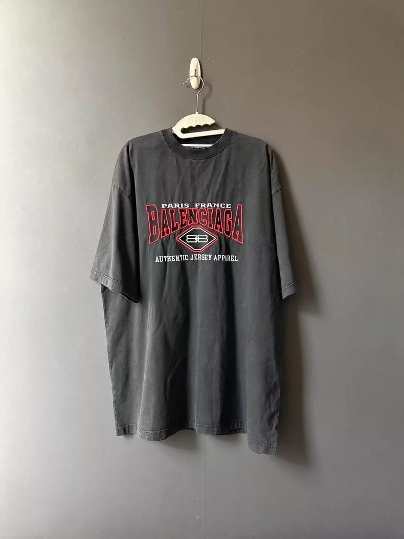 Balenciaga Balenciaga Bat Washed Short Sleeve Size US M / EU 48-50 / 2 - 1 Thumbnail