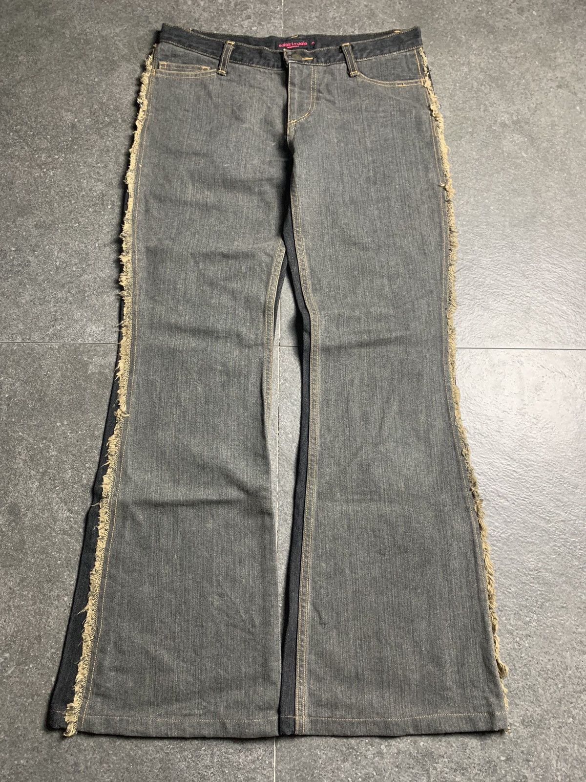 If Six Was Nine × Japanese Brand × Le Grande Bleu (L.G.B.) 2000s Coi Girl Magic Dual Tone Frayed-Seam Flared Jeans Size US 28 / EU 44 - 2 Thumbnail