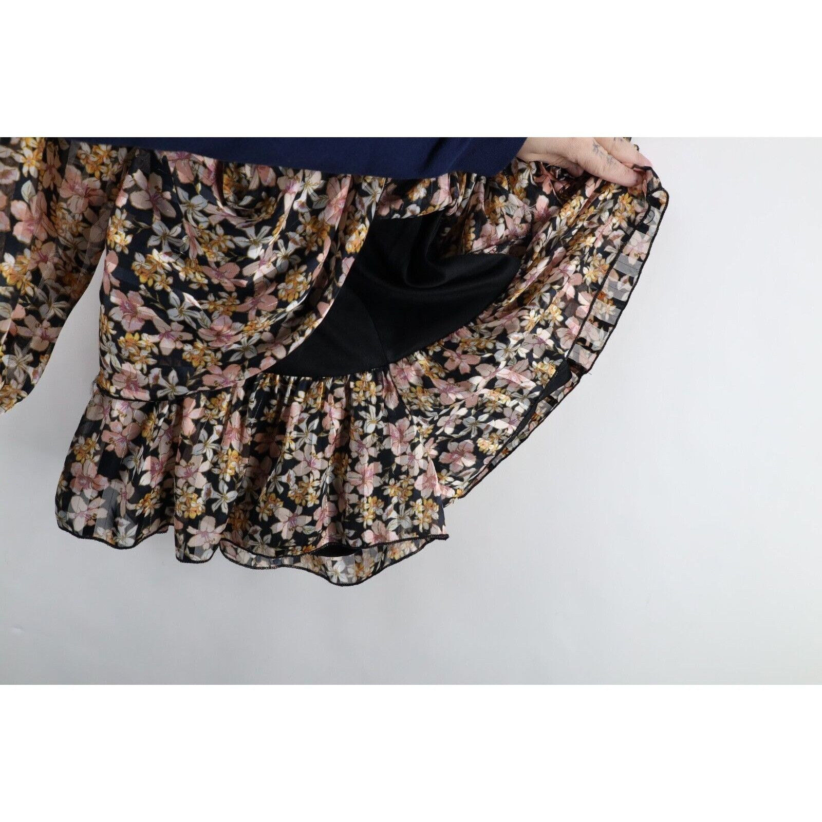 Vintage Vintage Y2K Sheer Ruffled Flower Tie Front Romper Dress Size S / US 4 / IT 40 - 9 Thumbnail