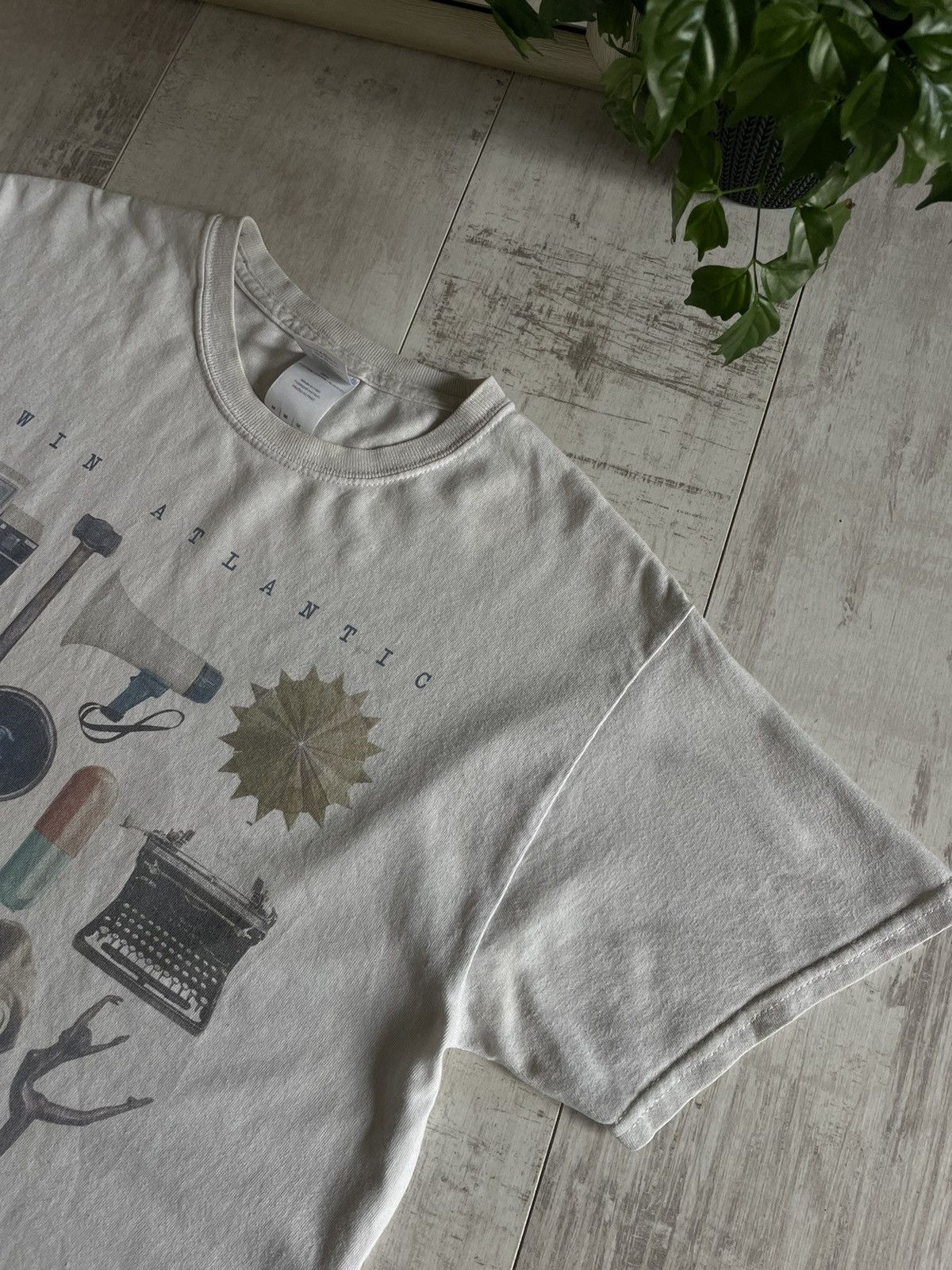 Vintage Vintage 90’s Japan Twin Atlantic Free T-Shirt Archive Y2K Size US M / EU 48-50 / 2 - 4 Thumbnail
