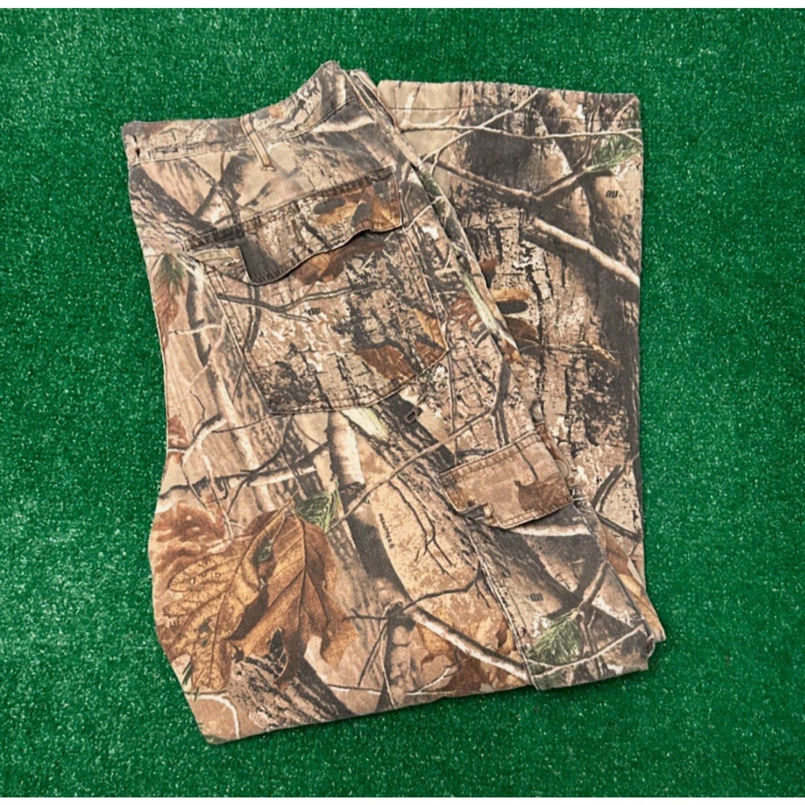 Realtree VINTAGE RealTree Camo Cargo Pants Mens Size 36 36x31 Hunter Skater Real Tree Y2k Grunge Hip Hop Punk VTG Size US 36 / EU 52 - 2 Thumbnail