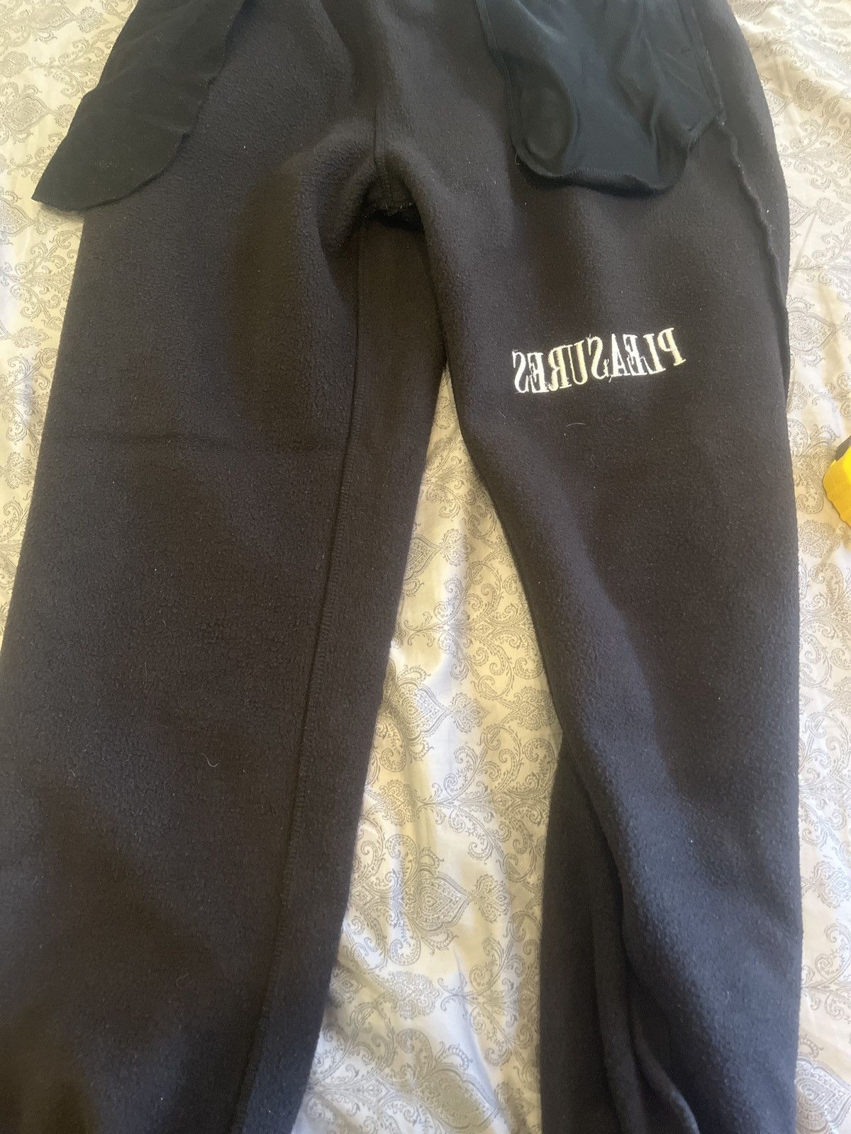 Pleasures Pleasures “rain” sweatpants Size US 34 / EU 50 - 6 Thumbnail