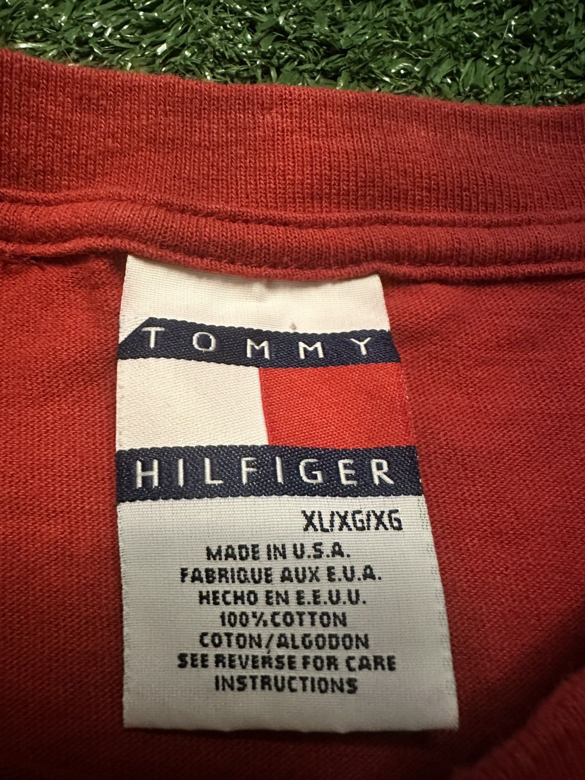Tommy Hilfiger Vintage Red Tommy Hilfiger Logo T-Shirt Size XL Size US XL / EU 56 / 4 - 5 Thumbnail